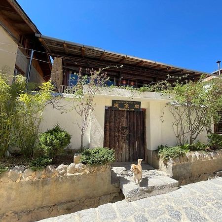 Timeless Inn Shangri-La Exterior foto
